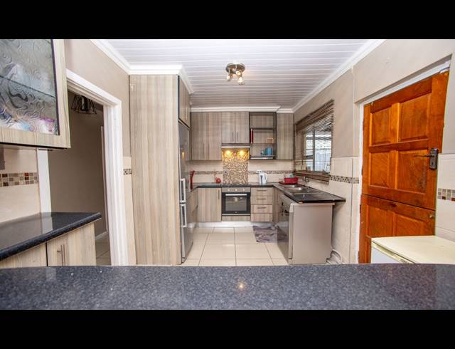 3 BEDROOM HOUSE FOR SALE IN AMALINDA